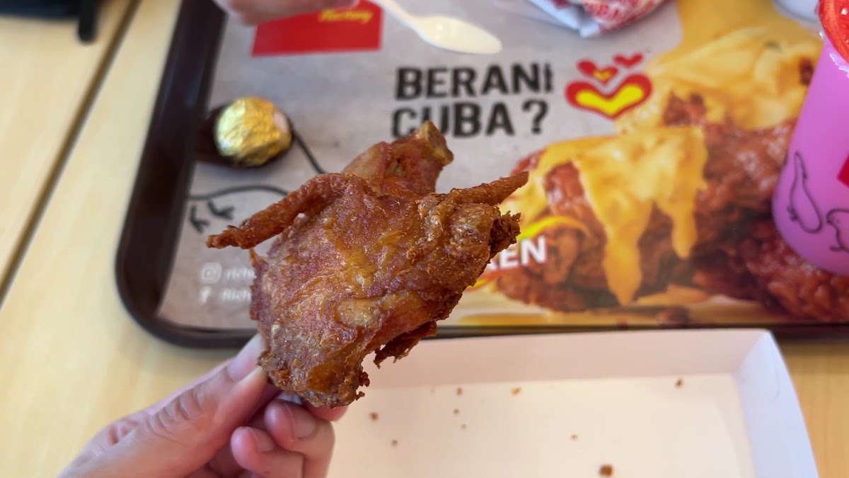 Richeese Factory Aeon Ayer Keroh - Photo 1