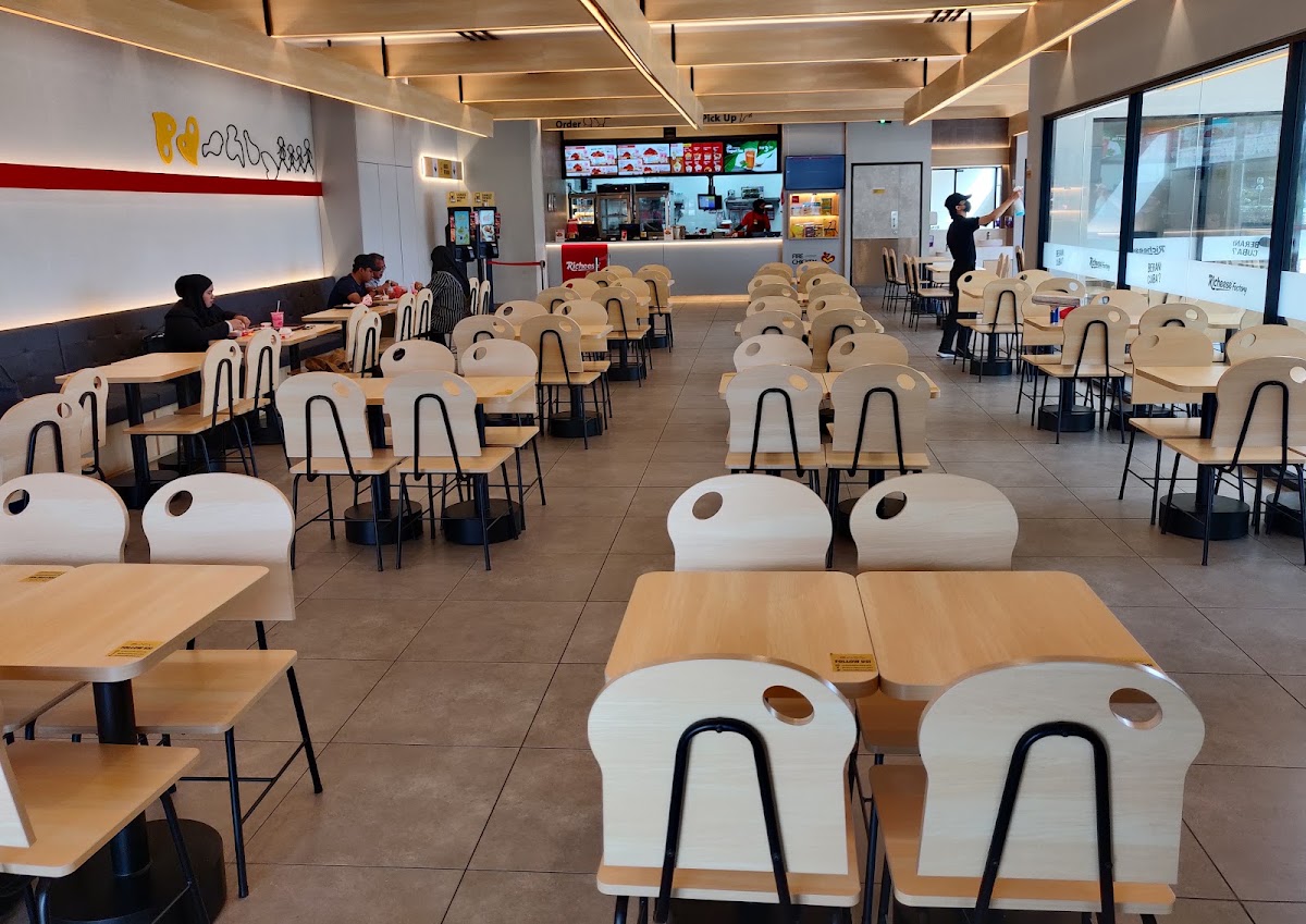 Richeese Factory Aeon Ayer Keroh - Photo 3