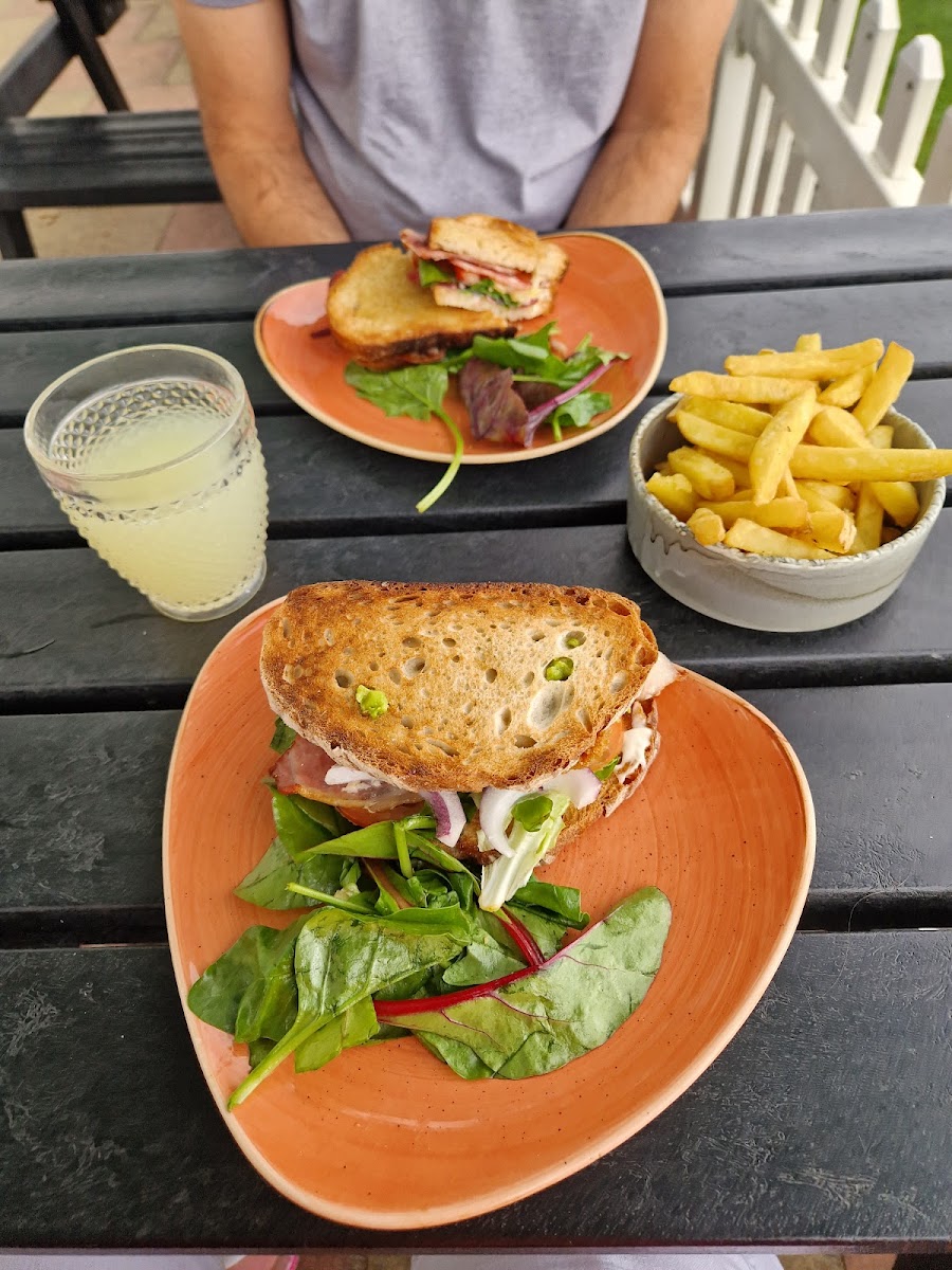 Miss Polly Riverside Cafe - Photo 5