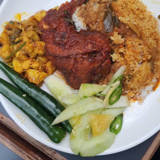 Nasi Kandar Ayam Masak Bawang Telor Sotong