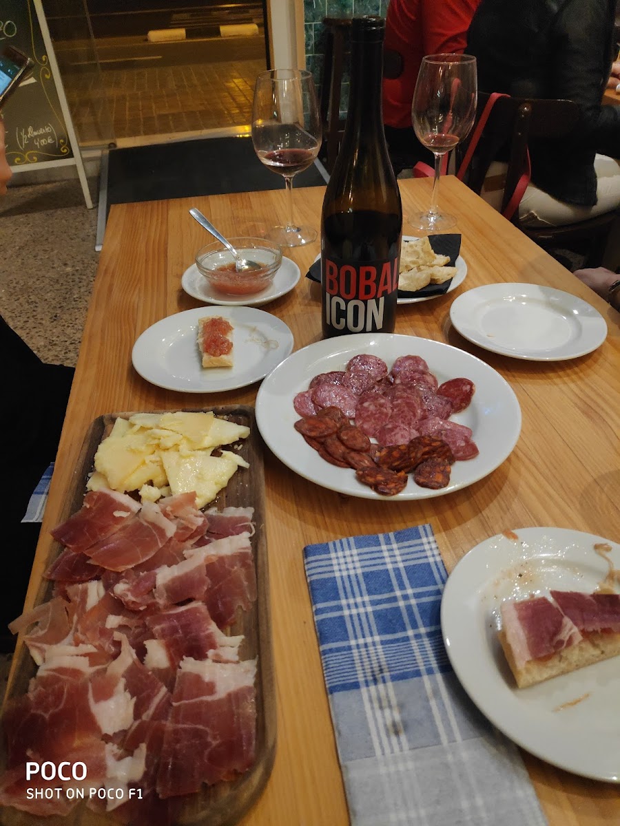 Bodegas Paquito - Photo 9