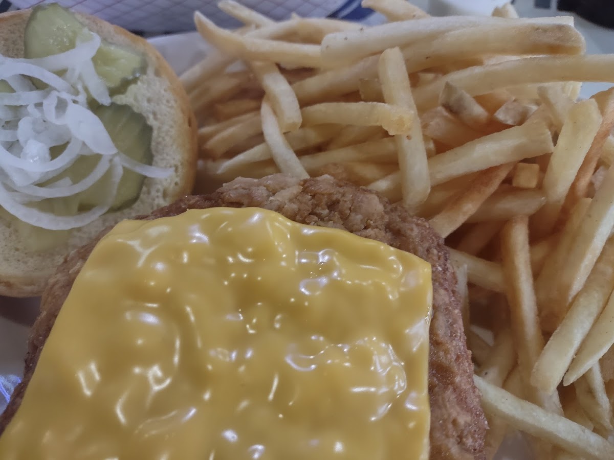 Schranks Bar and Grill - Photo 2