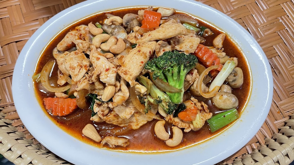 Gai Yang Vithaya Thai kitchen - Photo 8