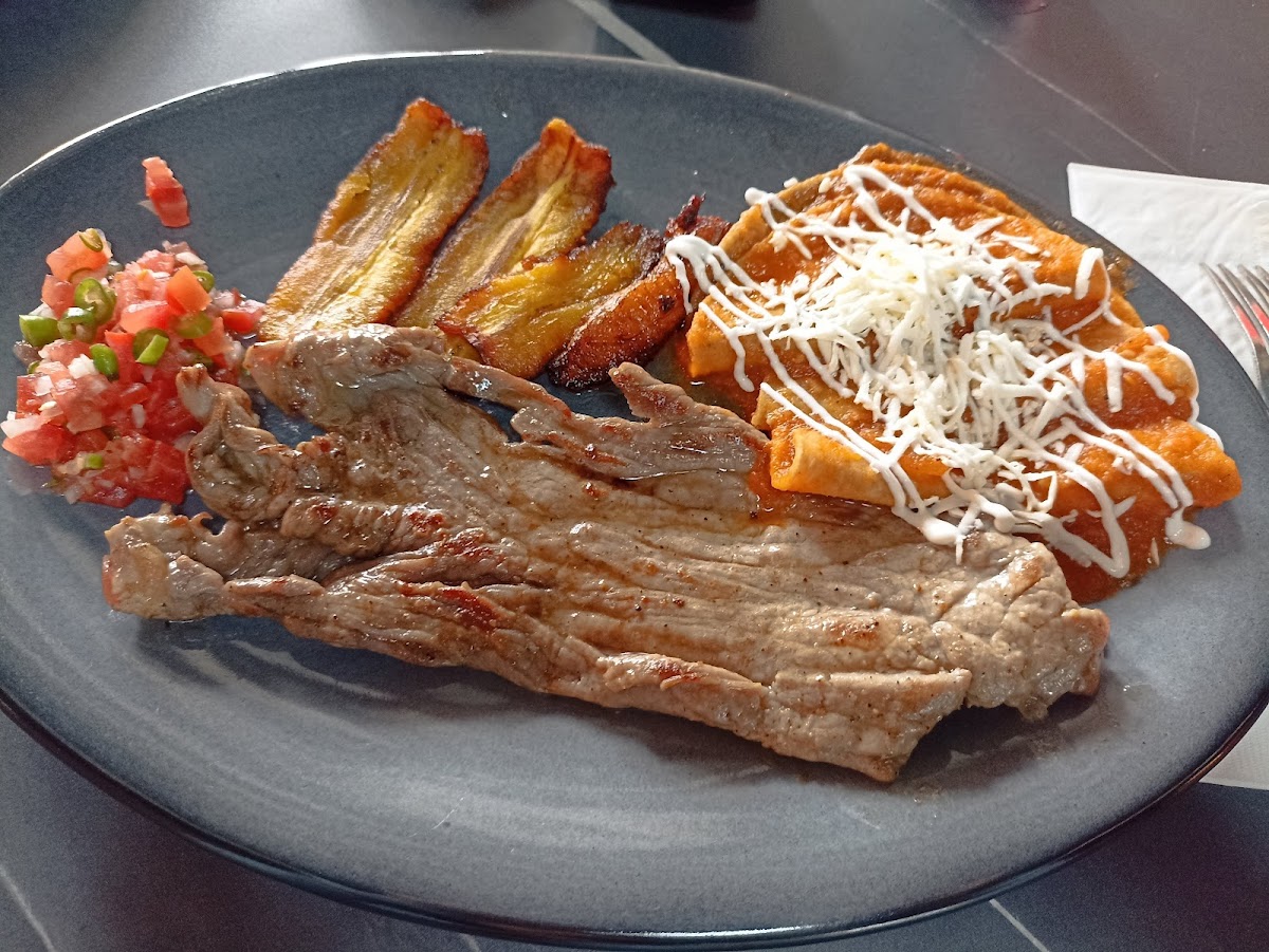 Piso Uno Social Kitchen - Photo 5