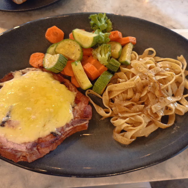 Chuleta de Cerdo Gratinada