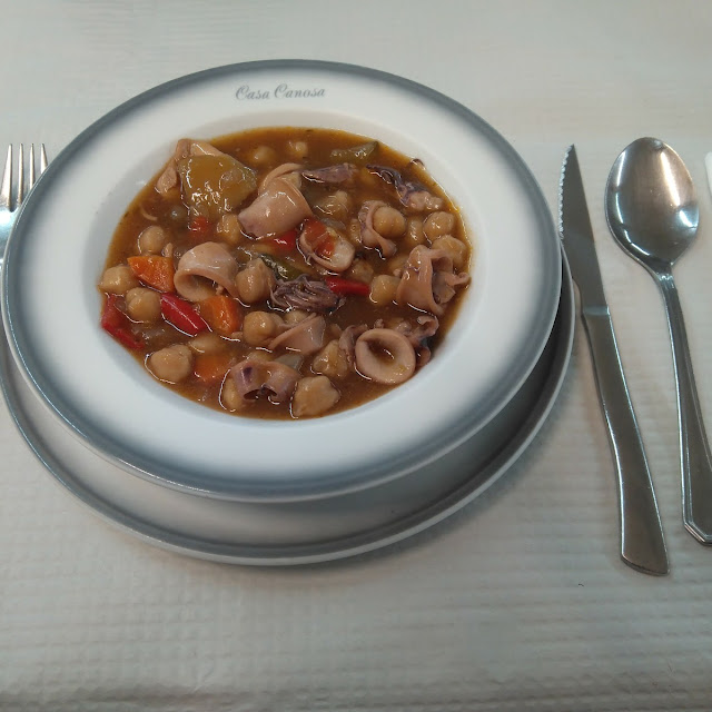 Garbanzos Con Chipirones