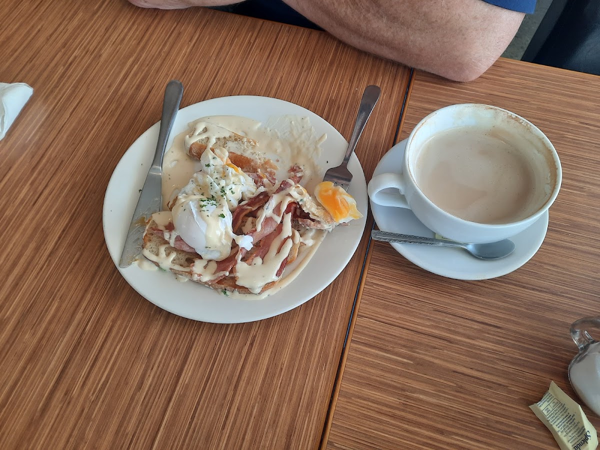 Doughboys Bakery and Cafe - Photo 4