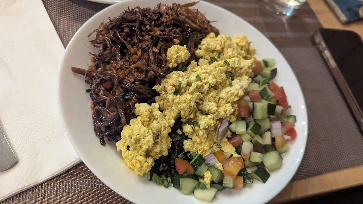 iVegan Cafe Restaurant - Photo 9
