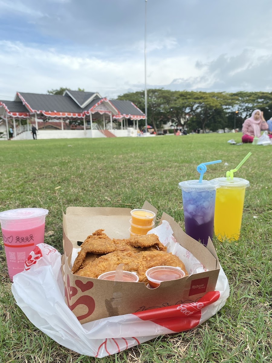 Richeese Factory Lhokseumawe - Photo 8