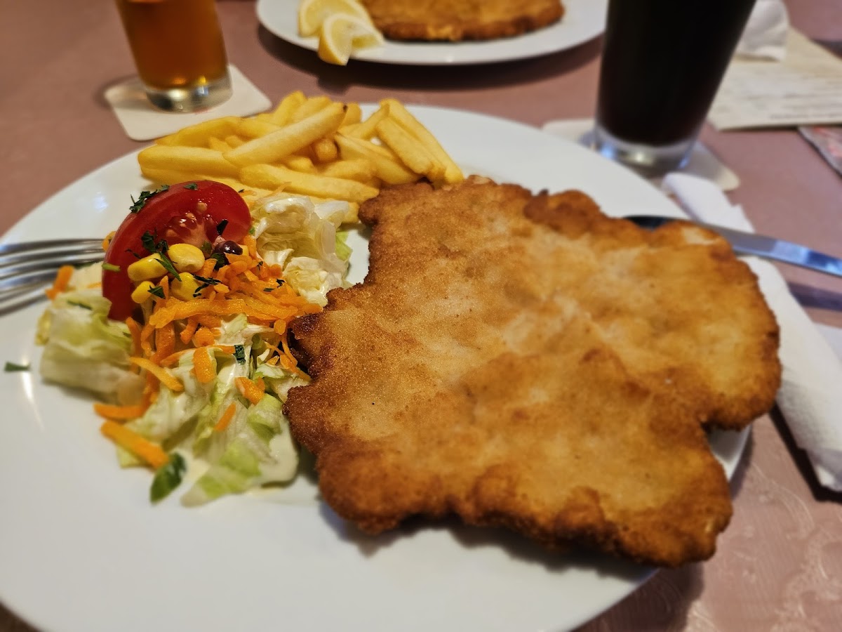 Gulliver's Restaurant & Bar - Photo 1