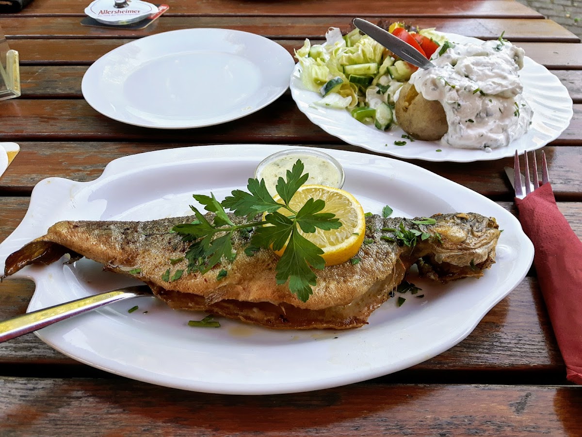 Gulliver's Restaurant & Bar - Photo 5