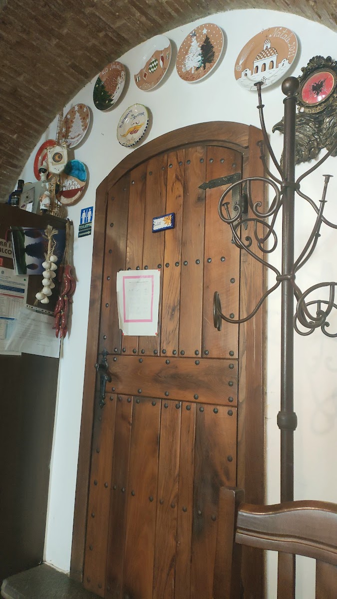 La Taverna di Baffone - Photo 1