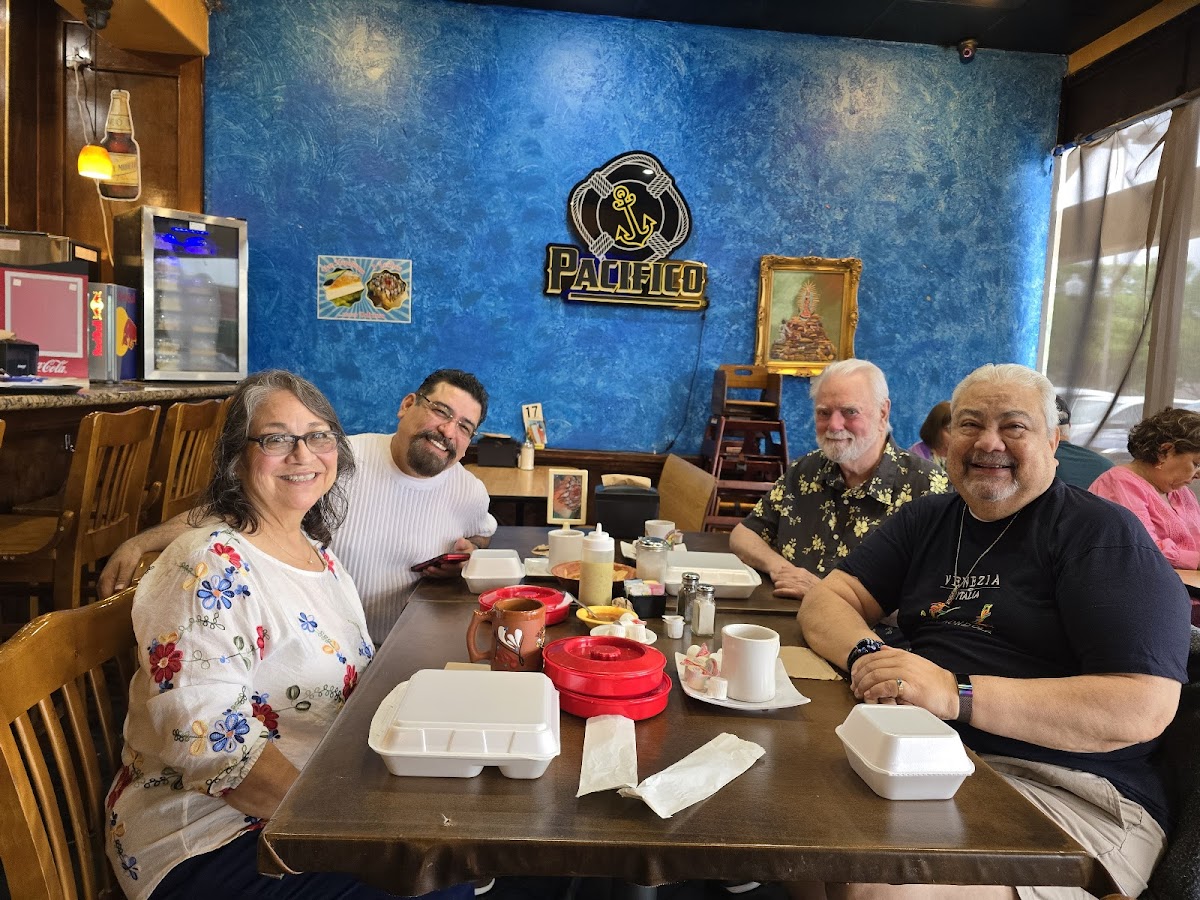 Taqueria Mexicano Grill & Bar - Photo 4