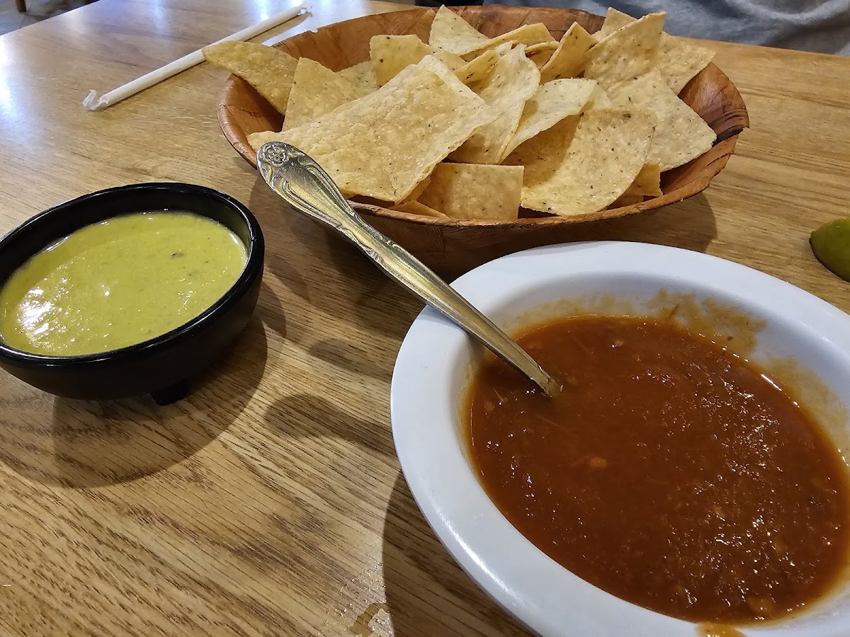 Taqueria Mexicano Grill & Bar - Photo 5