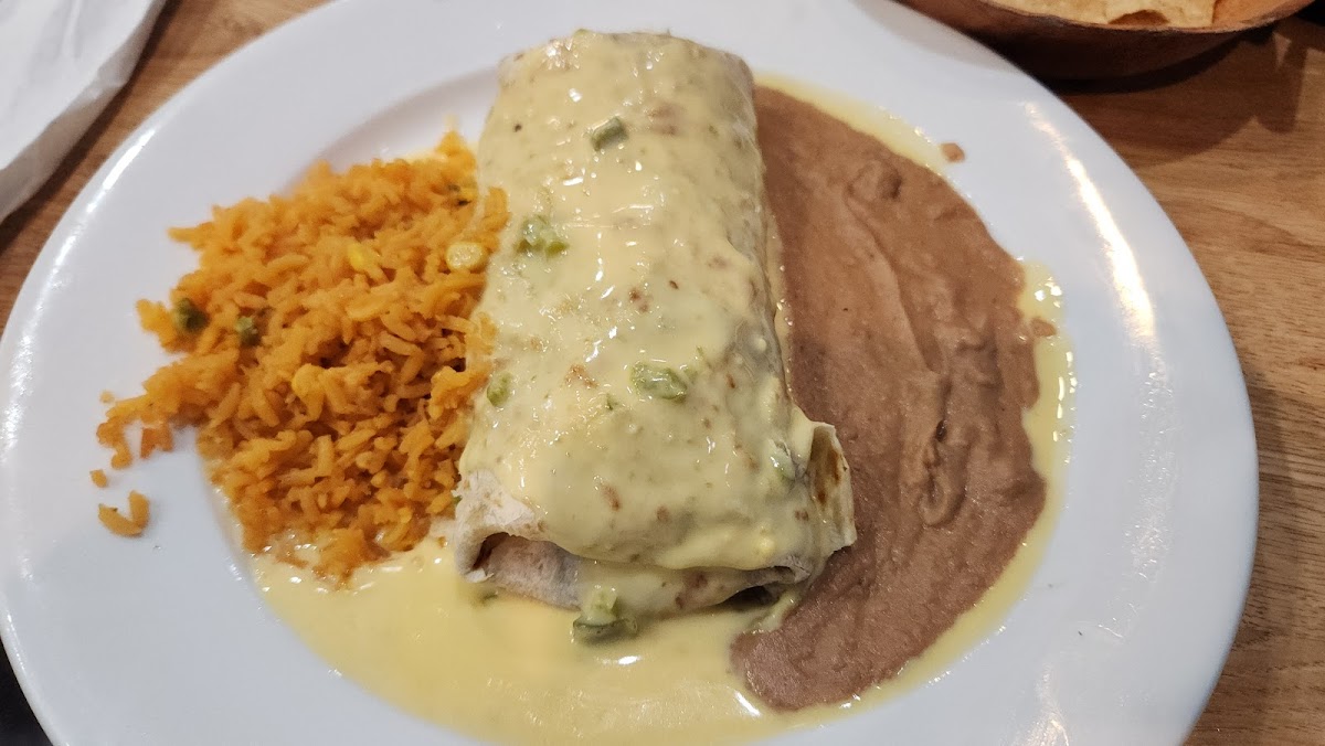 Taqueria Mexicano Grill & Bar - Photo 7