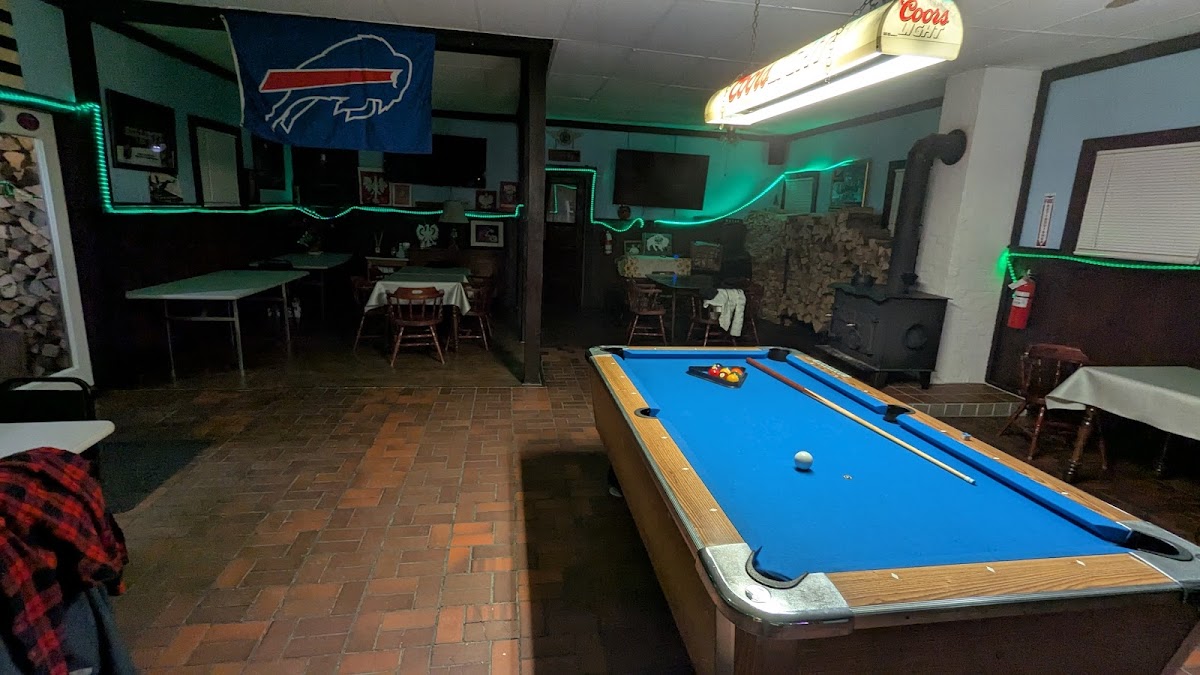 Nowaks Tavern - Photo 3