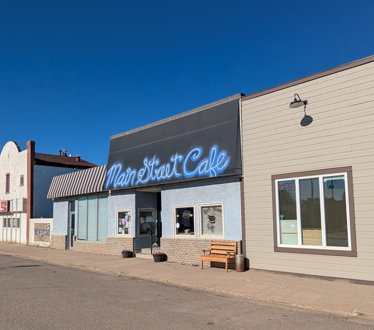 Main Street Cafe & Lounge