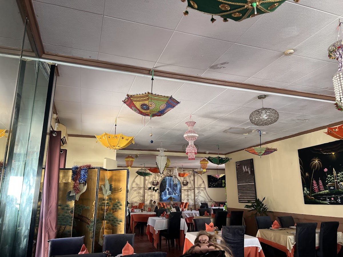 Bombay Spice Indian Restaurant & Take Away - Photo 3