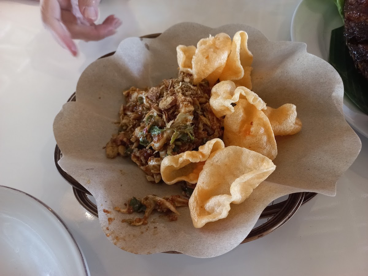 Bandoeng Resto Cisarua - Photo 6