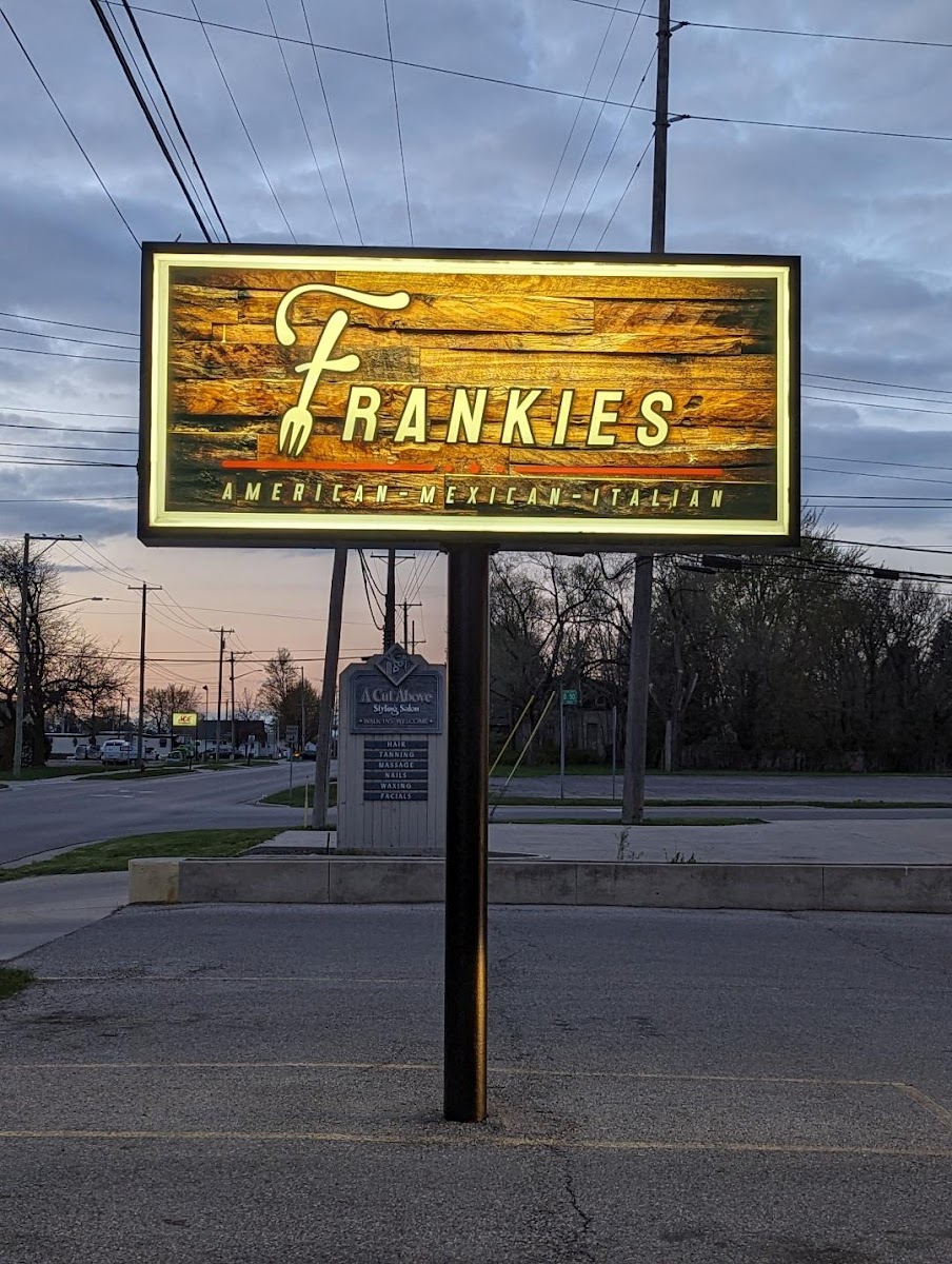 Frankie's - Photo 2