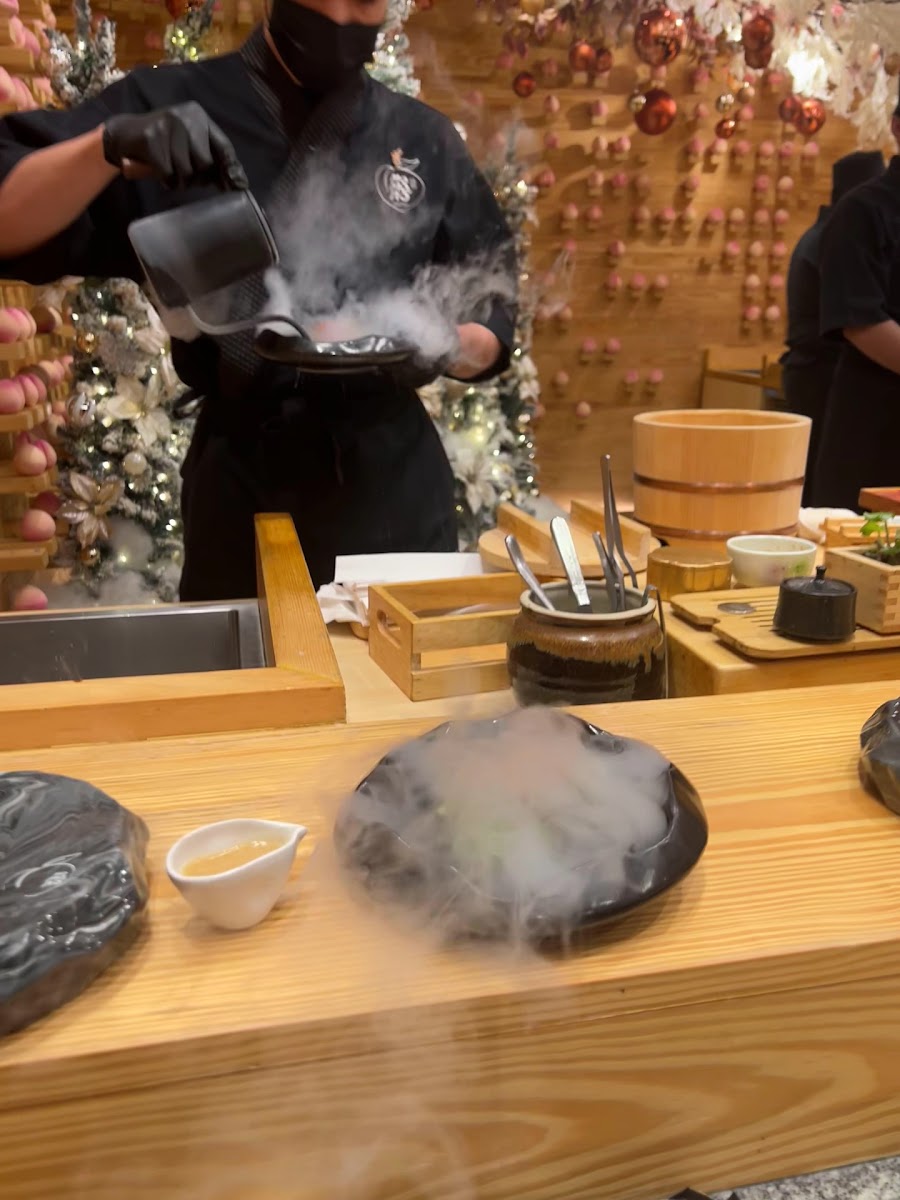 Momono Omakase 鮨桃野 - Photo 1