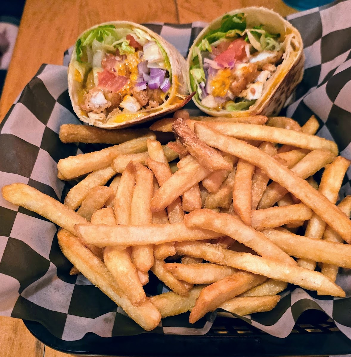 Shuffles Bar & Grill - Photo 1