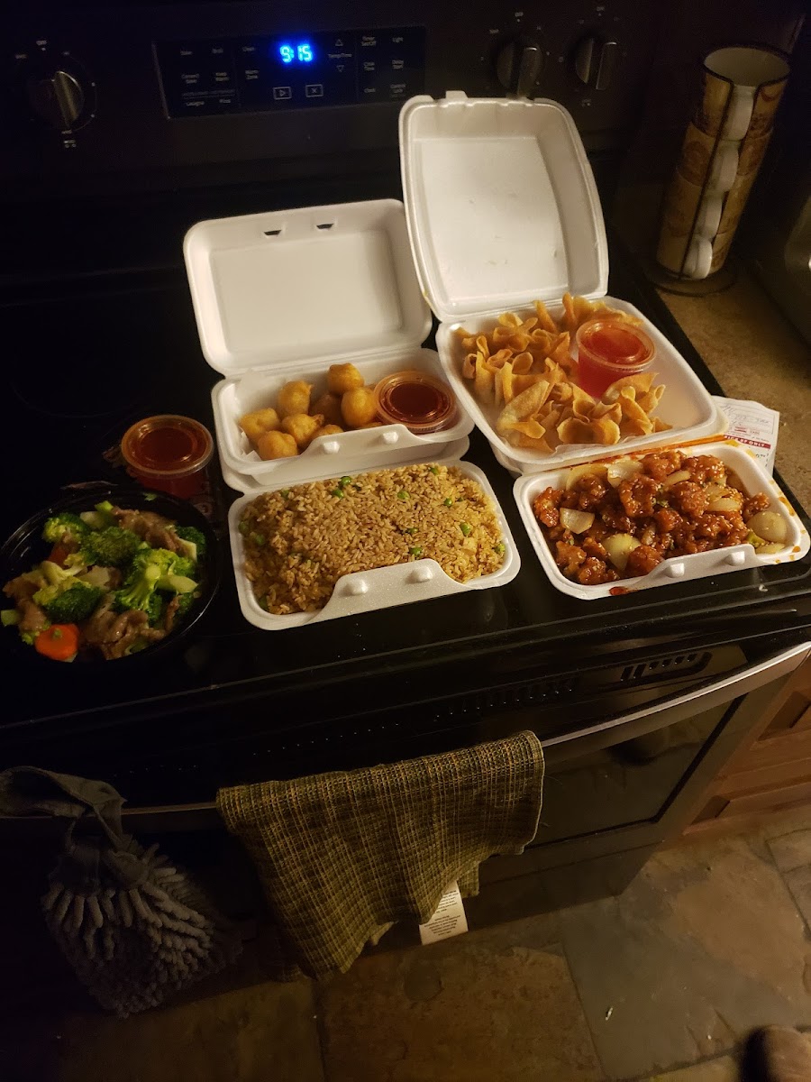 Canton Kitchen - Photo 1