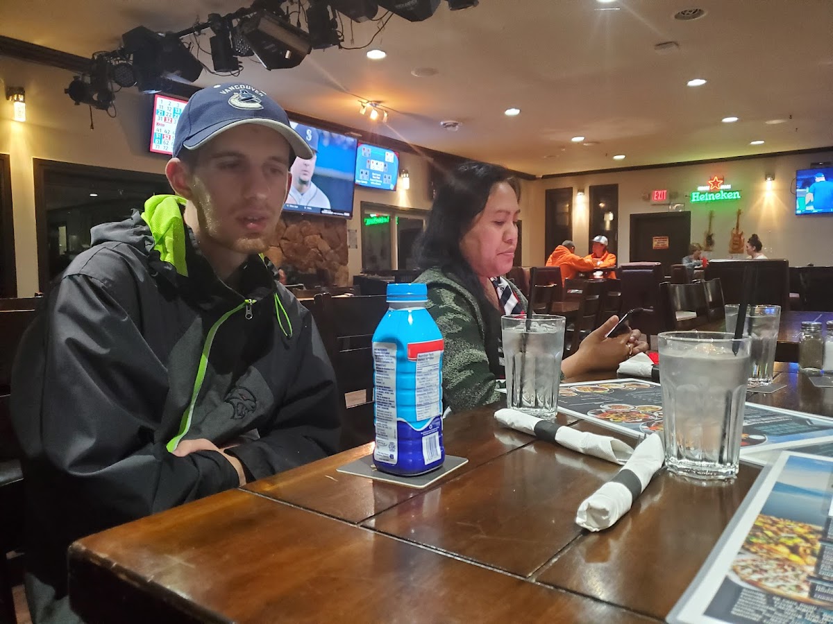 Copper Island Pub Bar & Grill - Photo 6