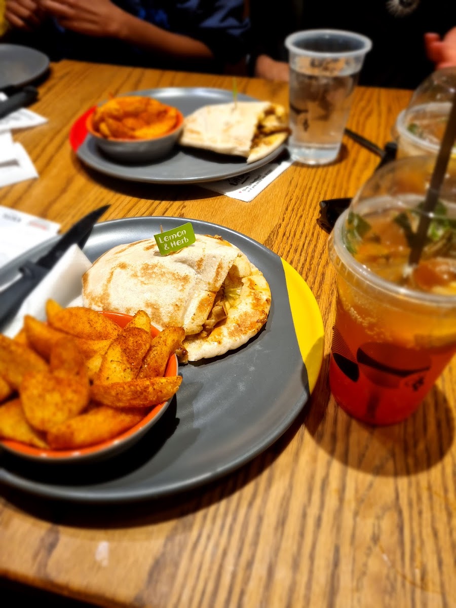 Nando's Ormonde - Photo 8