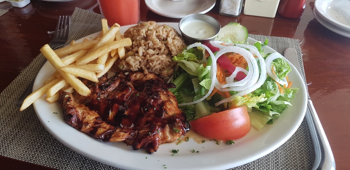 Chesterfields Restaurant & Bar - Photo 8