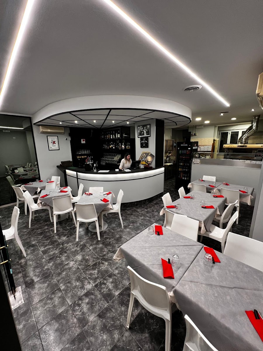 Miss Delicious Pizzeria - Photo 3