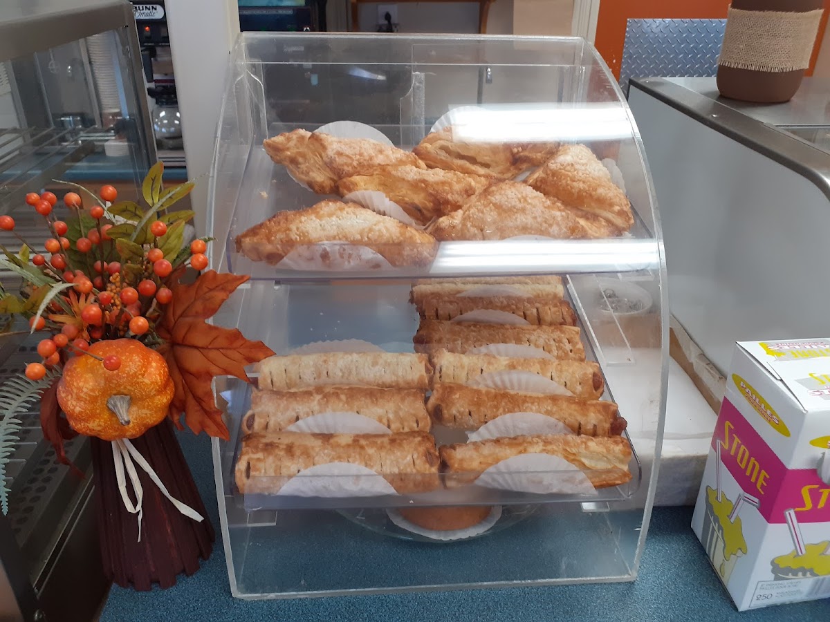 Dot's Bakery & Coffee Shop - Photo 4
