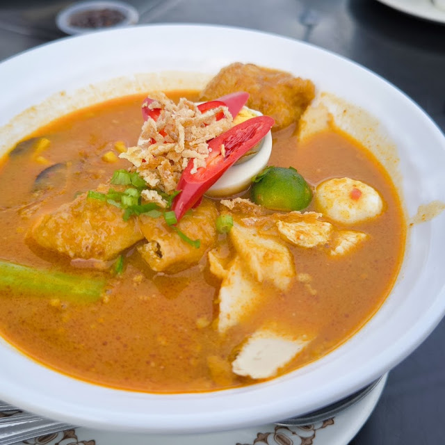 Mee Kari Kerang