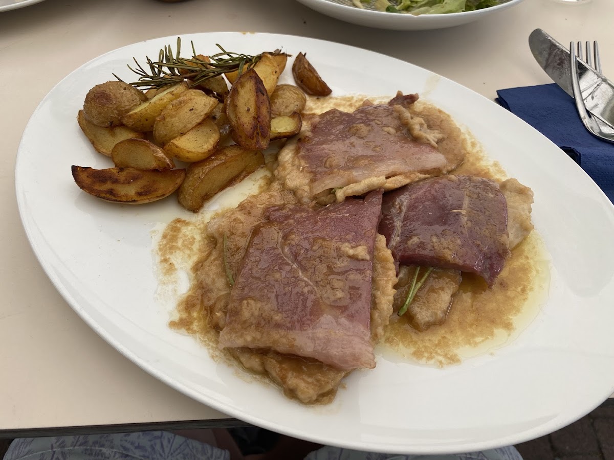 Salvo Golf-Club Restaurant - Photo 5