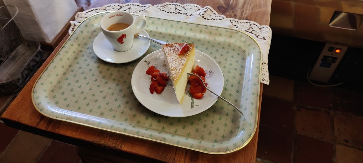 Paula Cafe - Photo 2