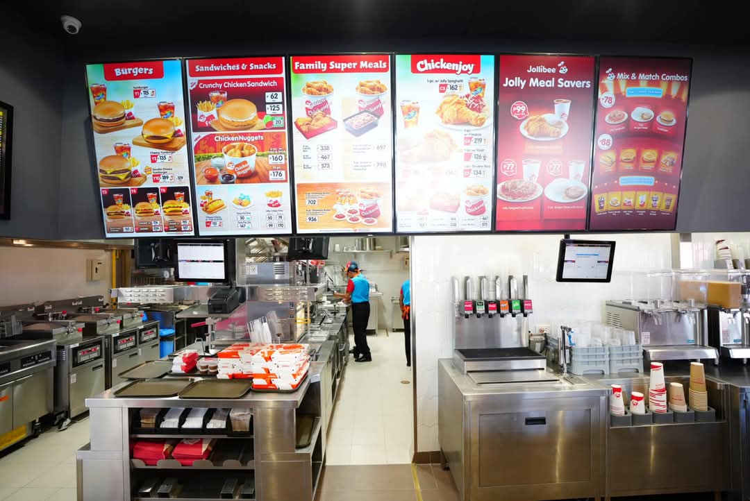 Jollibee - Labangan Branch - Photo 5