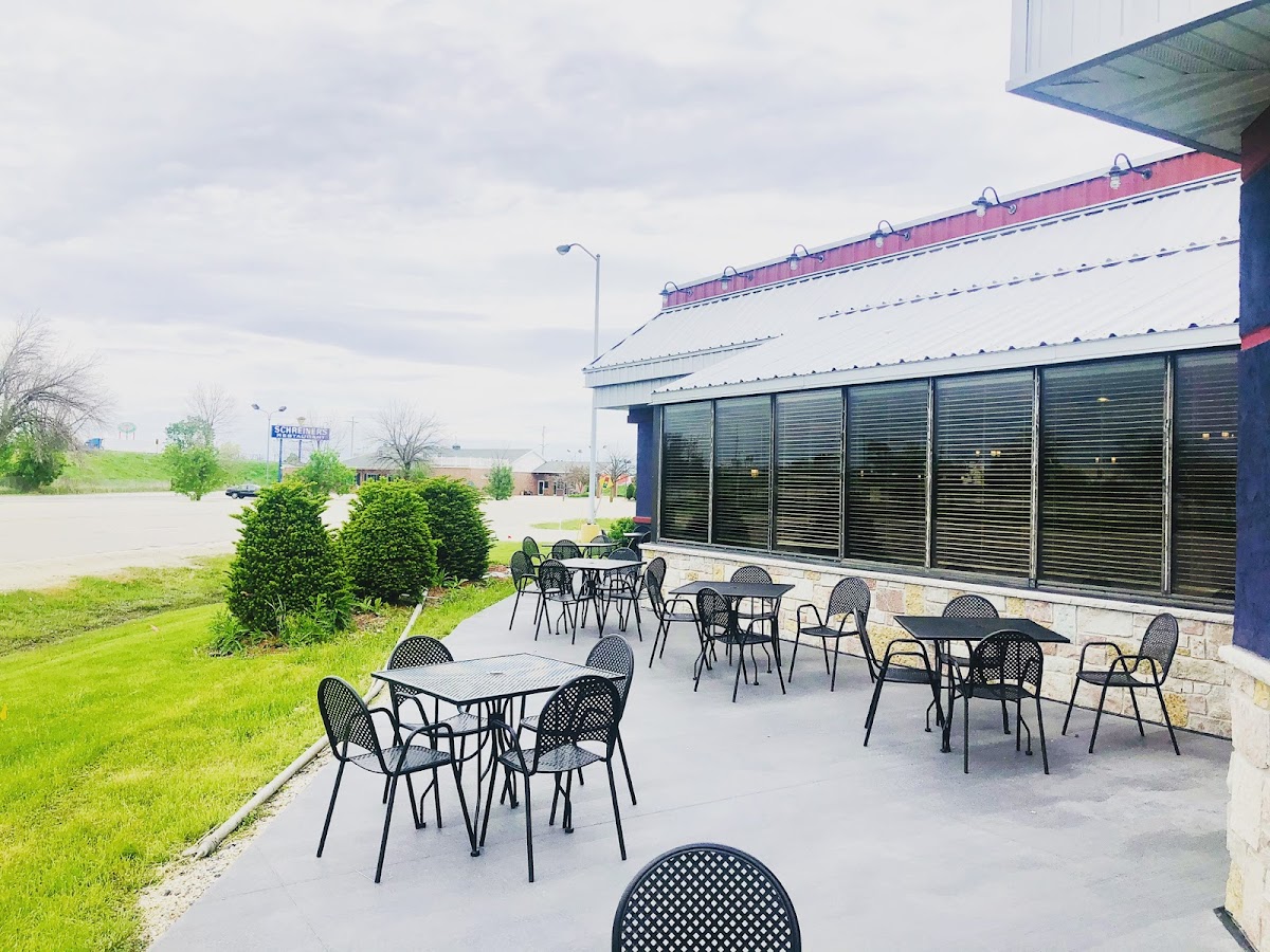 Faros Restaurant & Cocktails