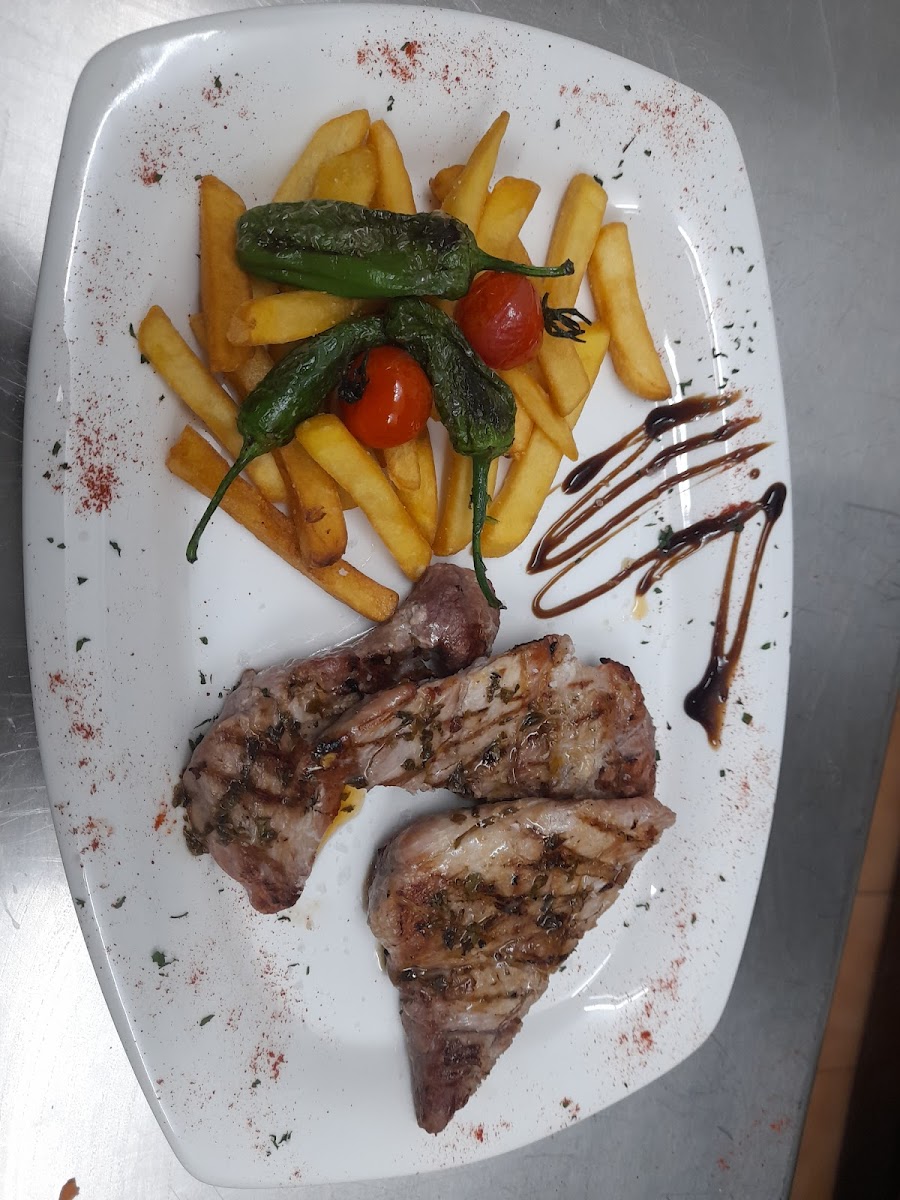 Bridge Restaurant - Photo 9