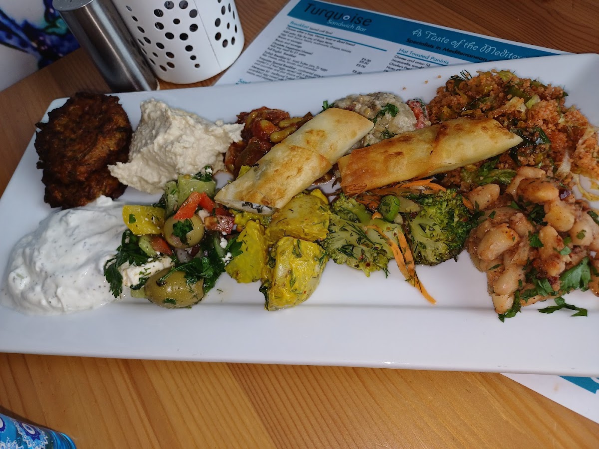 Turquoise Sandwich Bar - Photo 2
