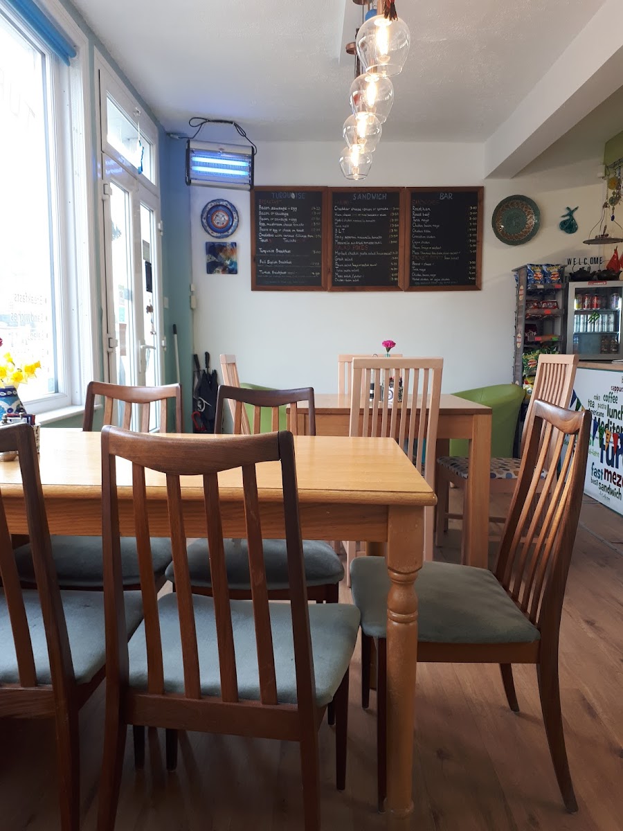 Turquoise Sandwich Bar - Photo 5