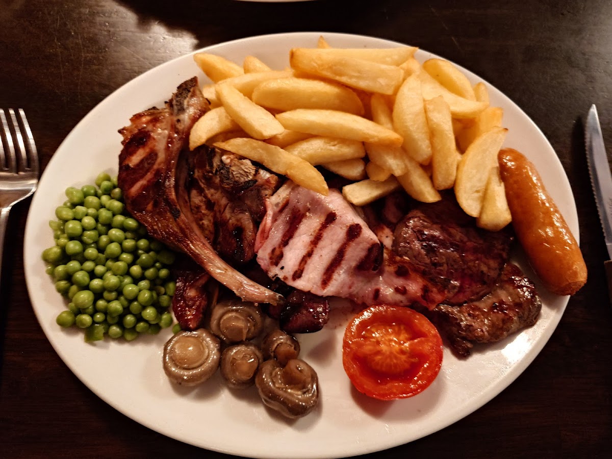 Charcoal Grill - Photo 3