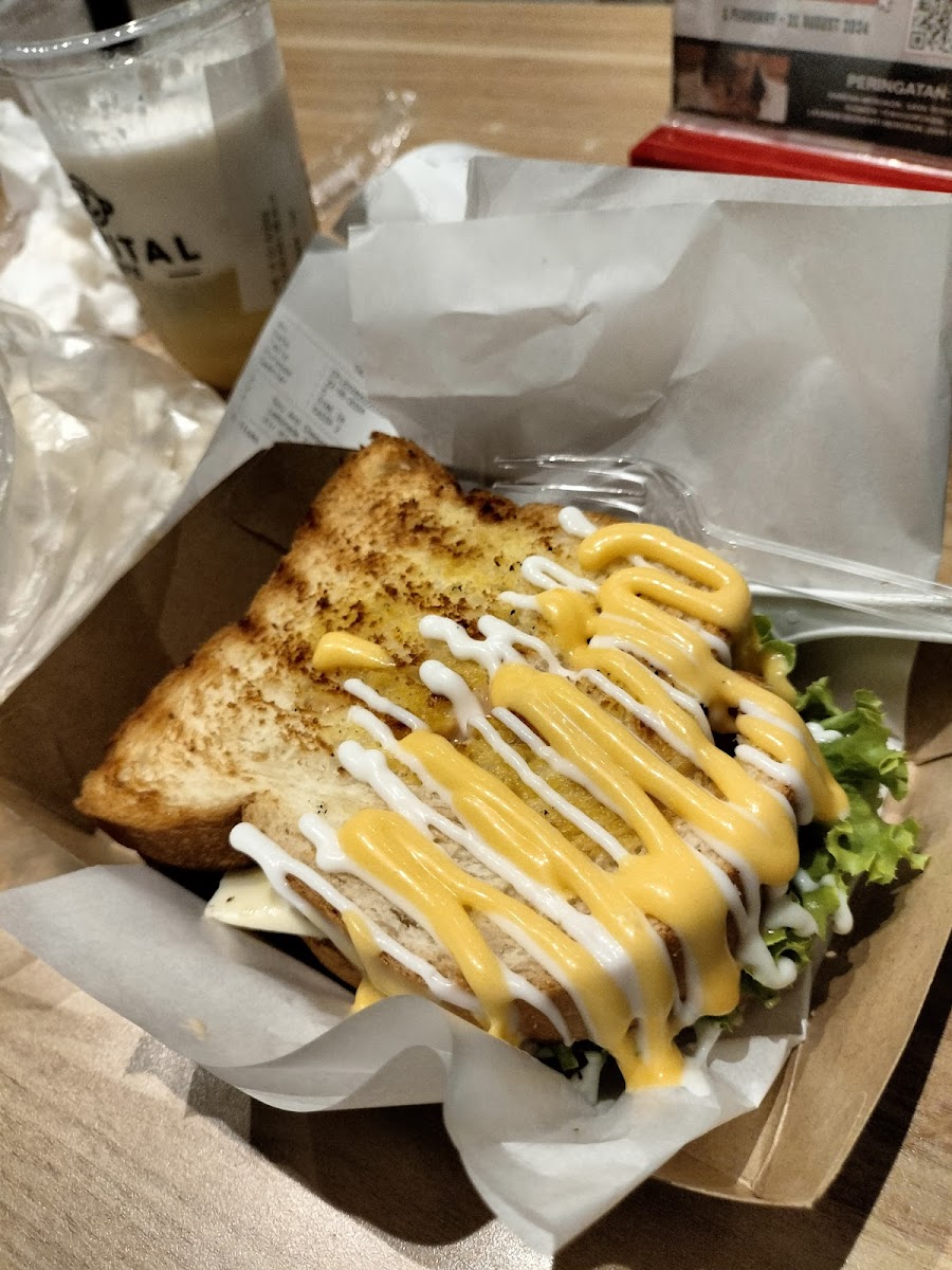 CAPITAL CAFE - Photo 7