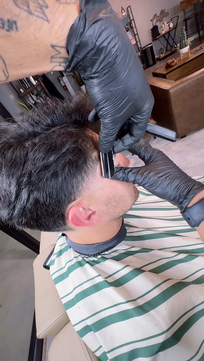 Barber Bar by Fade Parlor - Photo 9