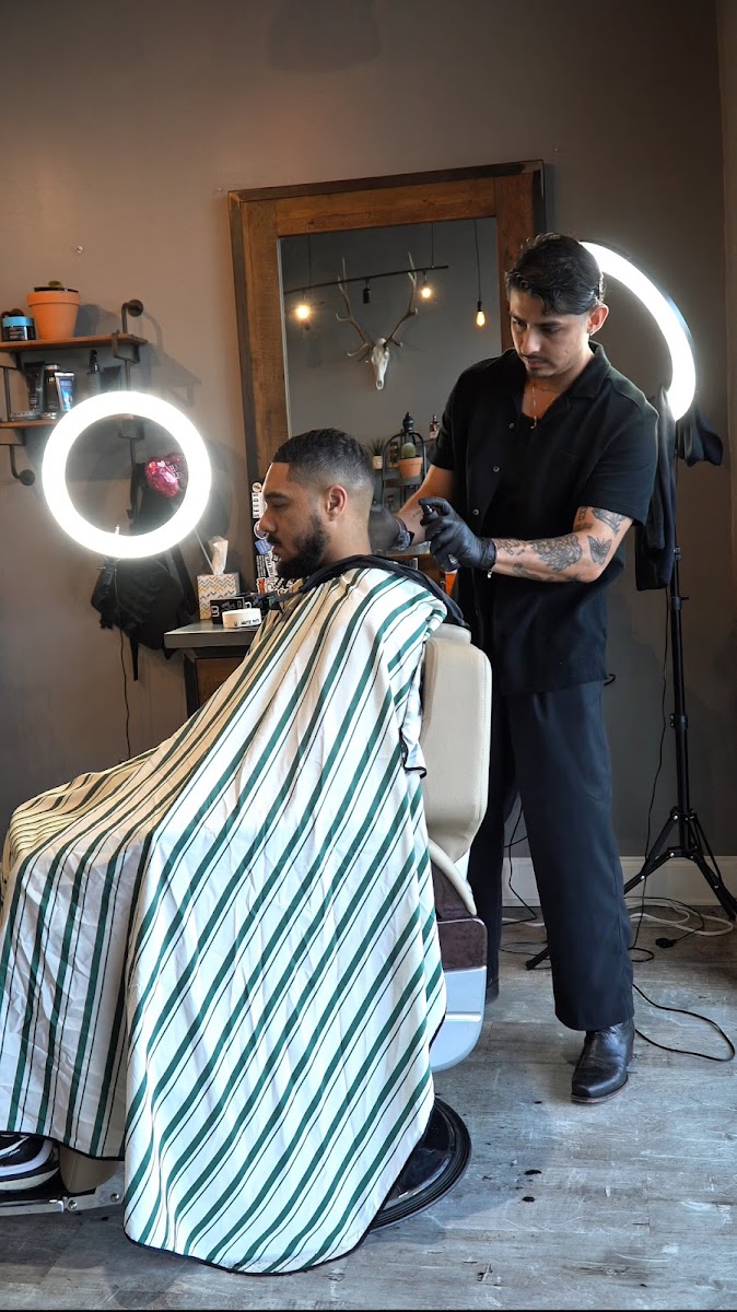 Barber Bar by Fade Parlor - Photo 1