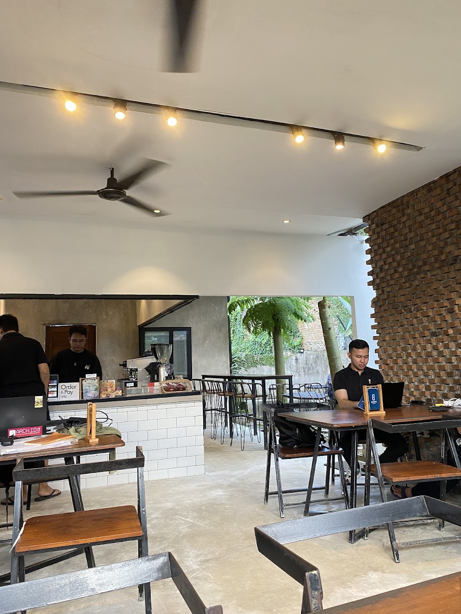 Back2Back Coffee & Space