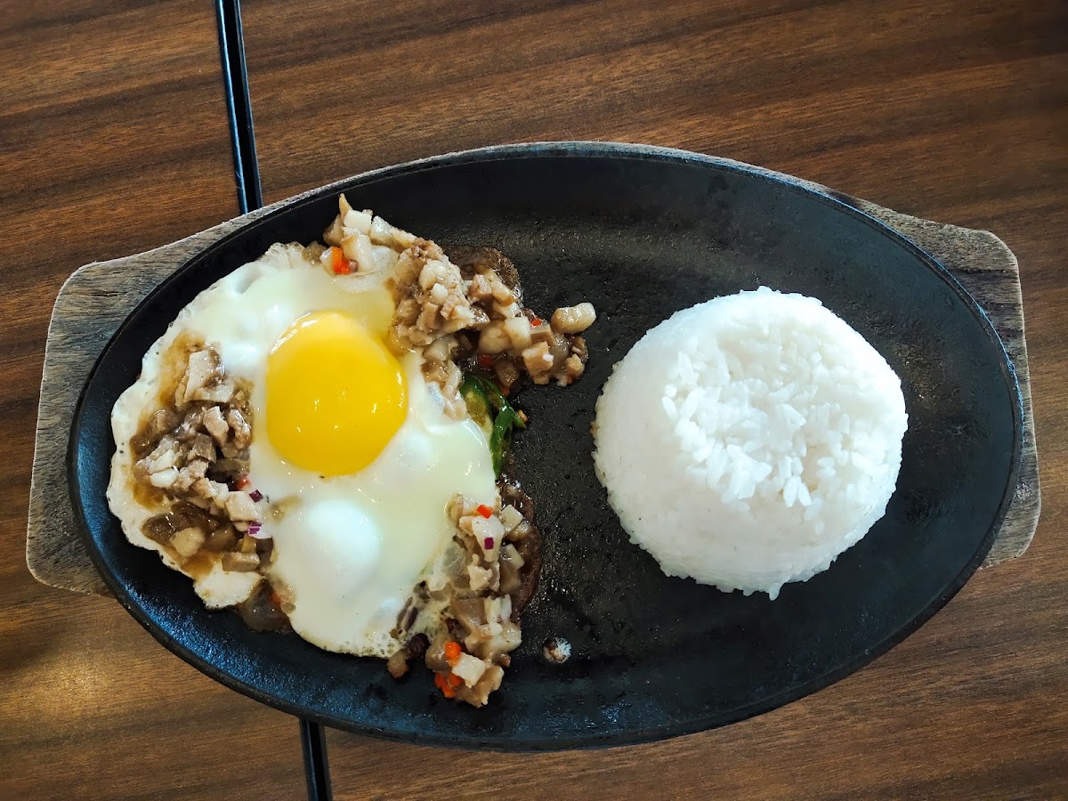 Roy's Bistro Malaybalay - Photo 4
