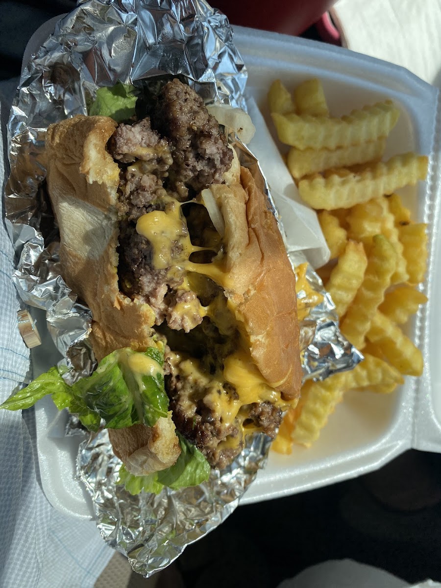 BB's Burgers 2Go - Photo 4