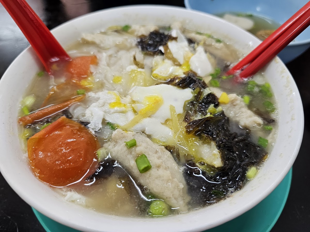 Yuan Mun Restaurant • 常满茶餐厅 - Photo 2