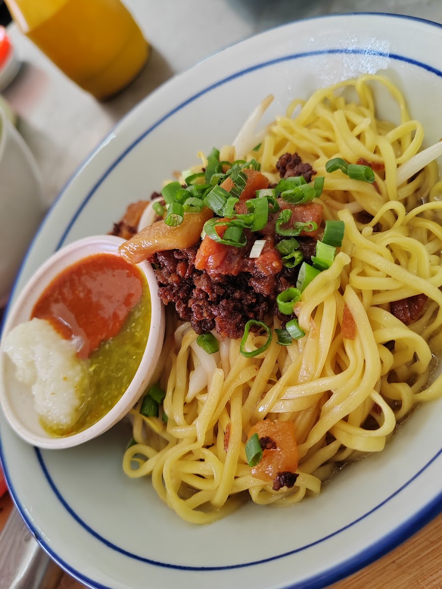 Yuan Mun Restaurant • 常满茶餐厅 - Photo 7