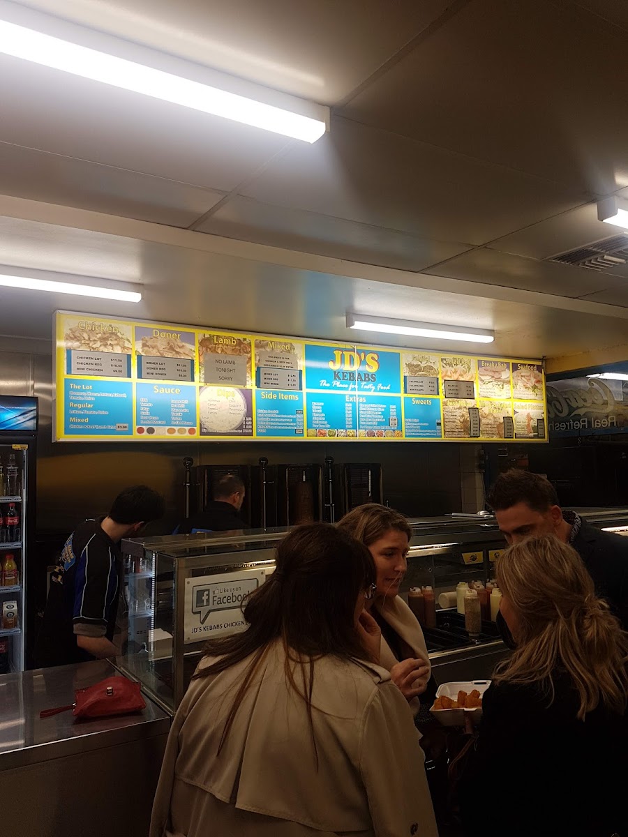 JD's Kebabs Chicken Pizza - Photo 2
